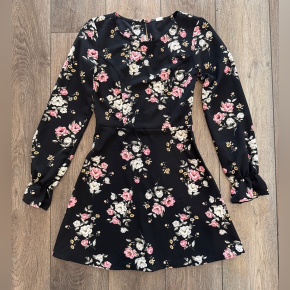 H&M Dresses & Skirts - H&M Black Floral Long Sleeve Dress - Pink & White Roses